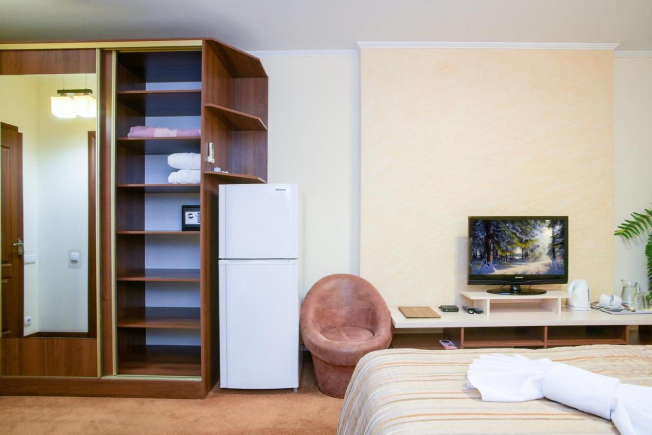 7 Sky Hotel Klinicheskaya Street Kyiv Exterior photo